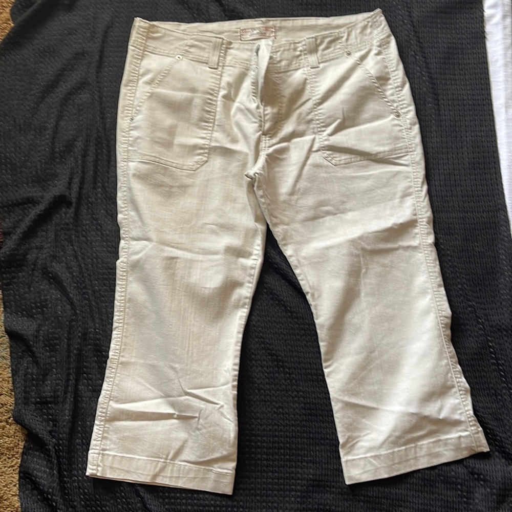 Levi Capri - sz 16